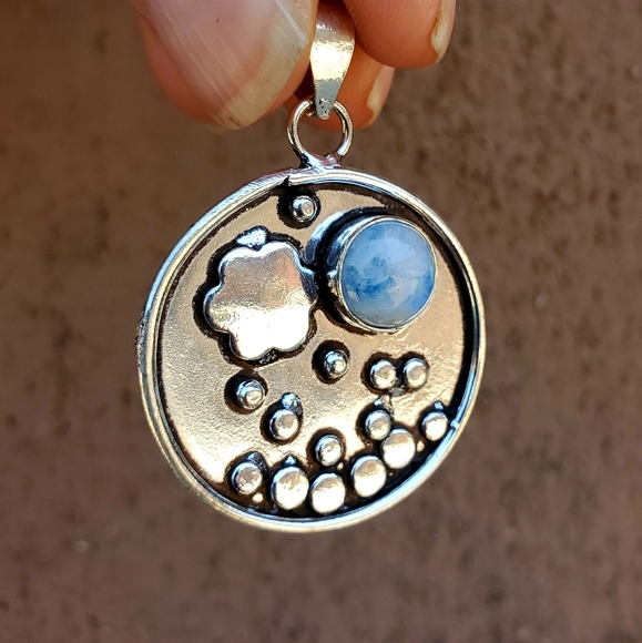 New Rainbow Moonstone 925 Silver Pendant. - Picture 2 of 16